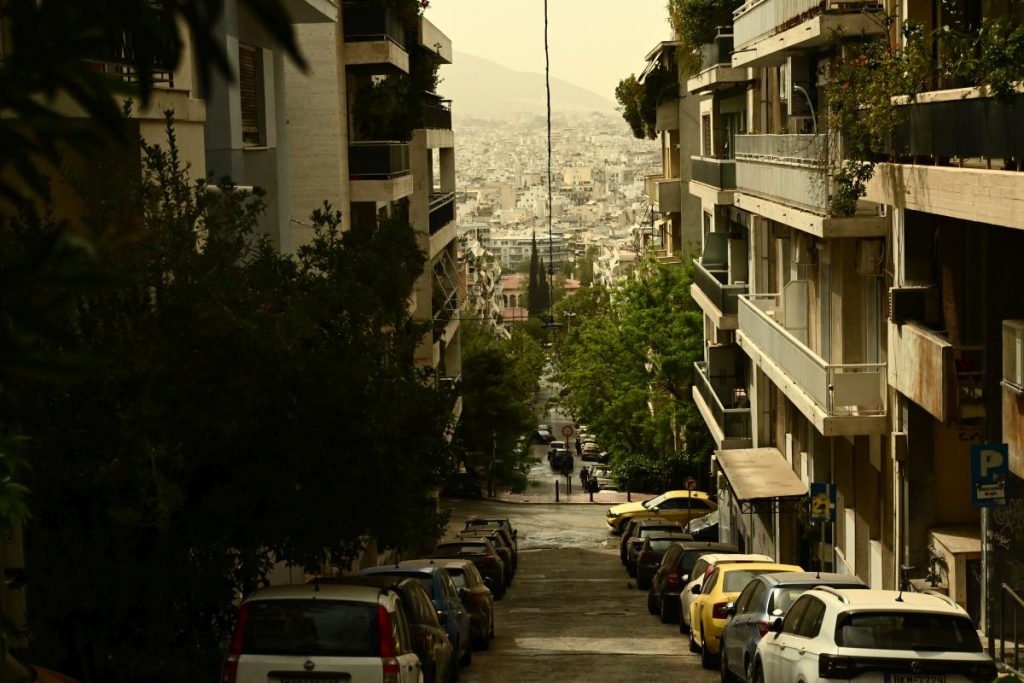 Αφρικανική σκόνη: Πώς θα κινηθεί μέχρι την Πέμπτη – Οι νέοι χάρτες