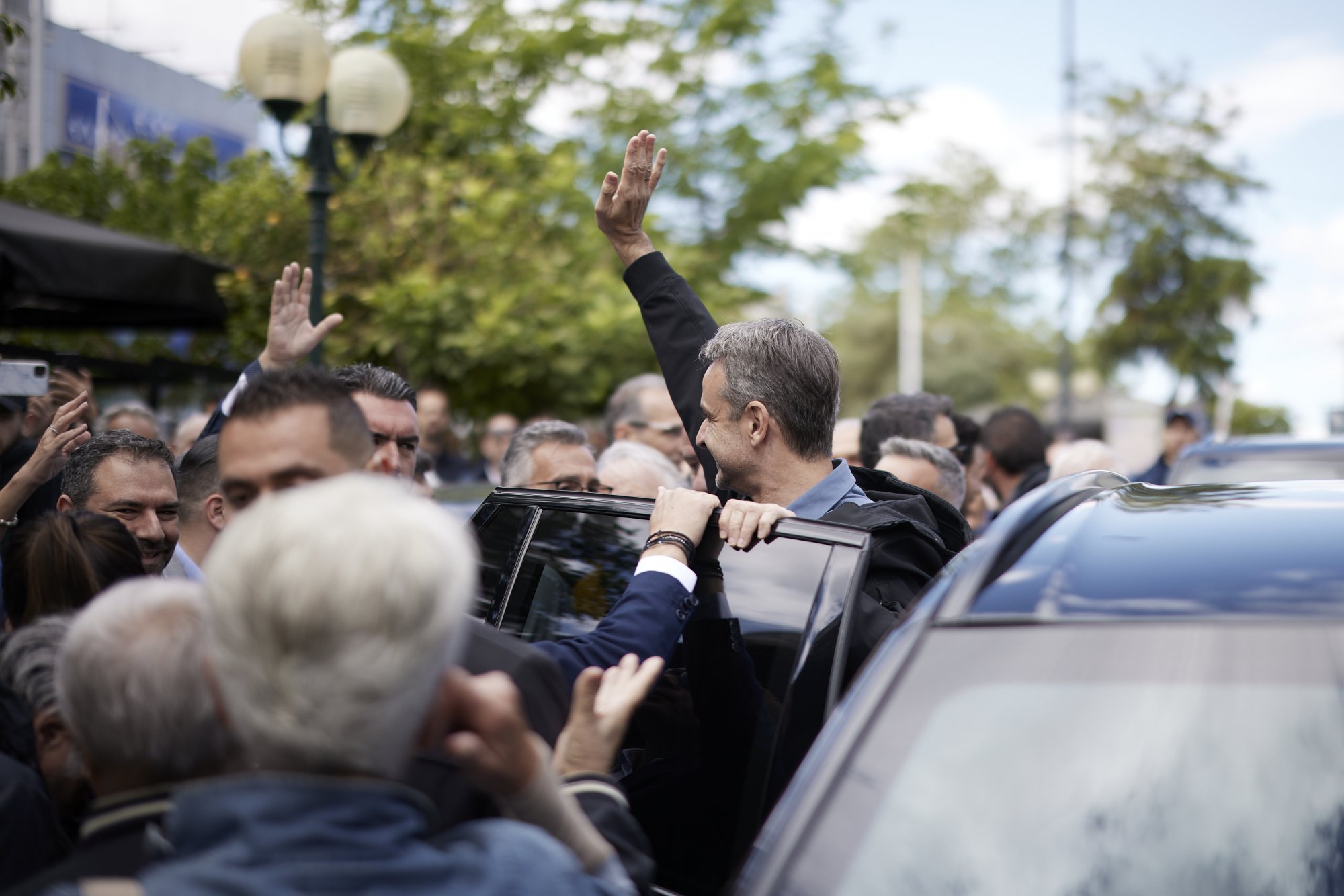 Ένα δίλημμα (που δεν έπιασε) ένα στοίχημα (που δυσκολεύει) και ένας νέος λαϊκισμός