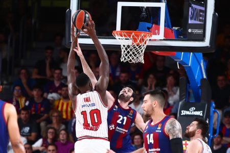 Μπαρτσελόνα – Ολυμπιακός 77-69: Λύγισαν στο φινάλε οι ερυθρόλευκοι