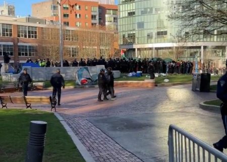 ΗΠΑ: Προσαγωγές 100 φιλοπαλαιστινίων διαδηλωτών σε Πανεπιστήμιο της Βοστώνης