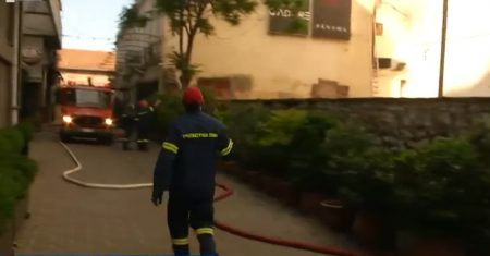 Θεσσαλονίκη: Μεγάλη φωτιά σε νυχτερινό κέντρο – Αποκλείστηκε η περιοχή