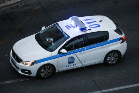 «Άρωμα» βεντέτας στους πυροβολισμούς σε ΙΧ στην Κρήτη – Τι εξετάζουν οι Αρχές