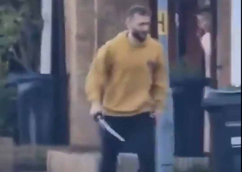 Λονδίνο: Επίθεση άνδρα με σπαθί σαμουράι – Τέσσερις τραυματίες