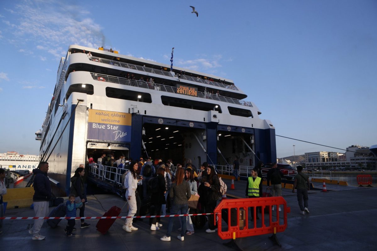 Πάσχα: Αδειάζει η Αθήνα – Το αδιαχώρητο σε εθνικές, λιμάνια και σταθμούς ΚΤΕΛ
