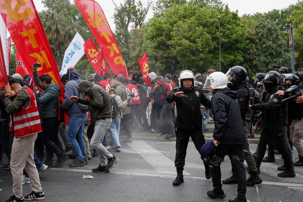 Κωνσταντινούπολη – Πρωτομαγιά: Επεισοδιακή πορεία στην Ταξίμ -210 συλλήψεις