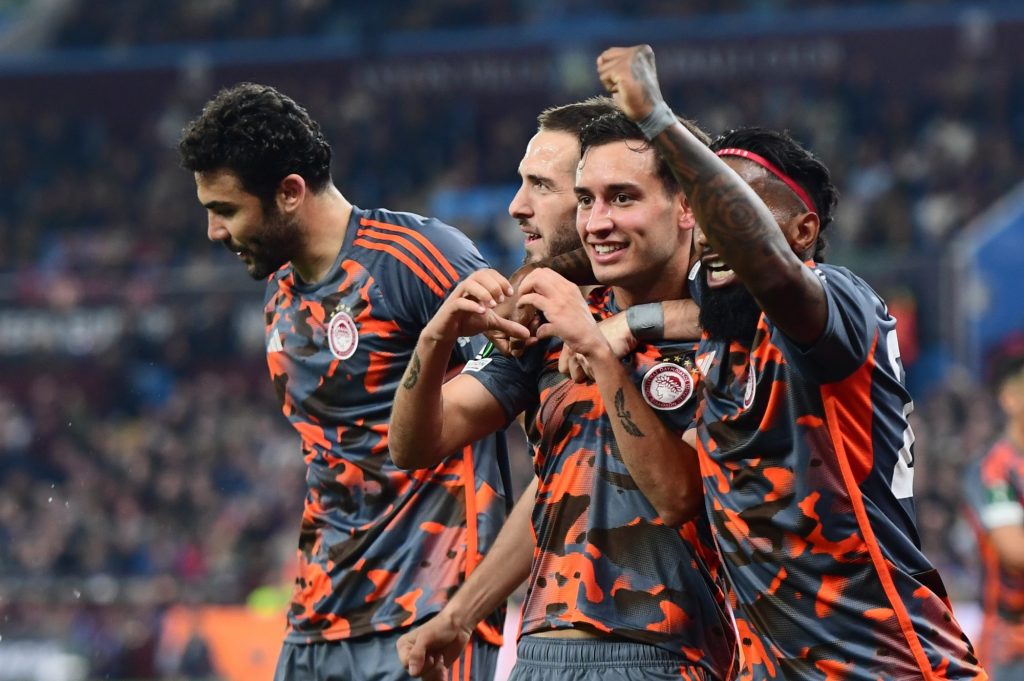 Άστον Βίλα – Ολυμπιακός 2-4: Θρυλικό έπος, ένα βήμα από τον τελικό οι ερυθρόλευκοι