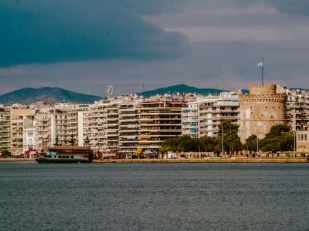 Η Θεσσαλονίκη  βήµα-βήµα: Τρεις ομάδες μάς ξεναγούν στα μυστικά της πόλης