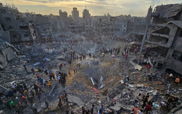 Ισραήλ: Σφυροκοπά τη Ράφα αλλά συνομιλεί – Διαπραγματεύσεις in extremis στο Κάιρο