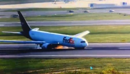 Αναγκαστική προσγείωση Boeing 767 στην Τουρκία – Τρομακτικό βίντεο