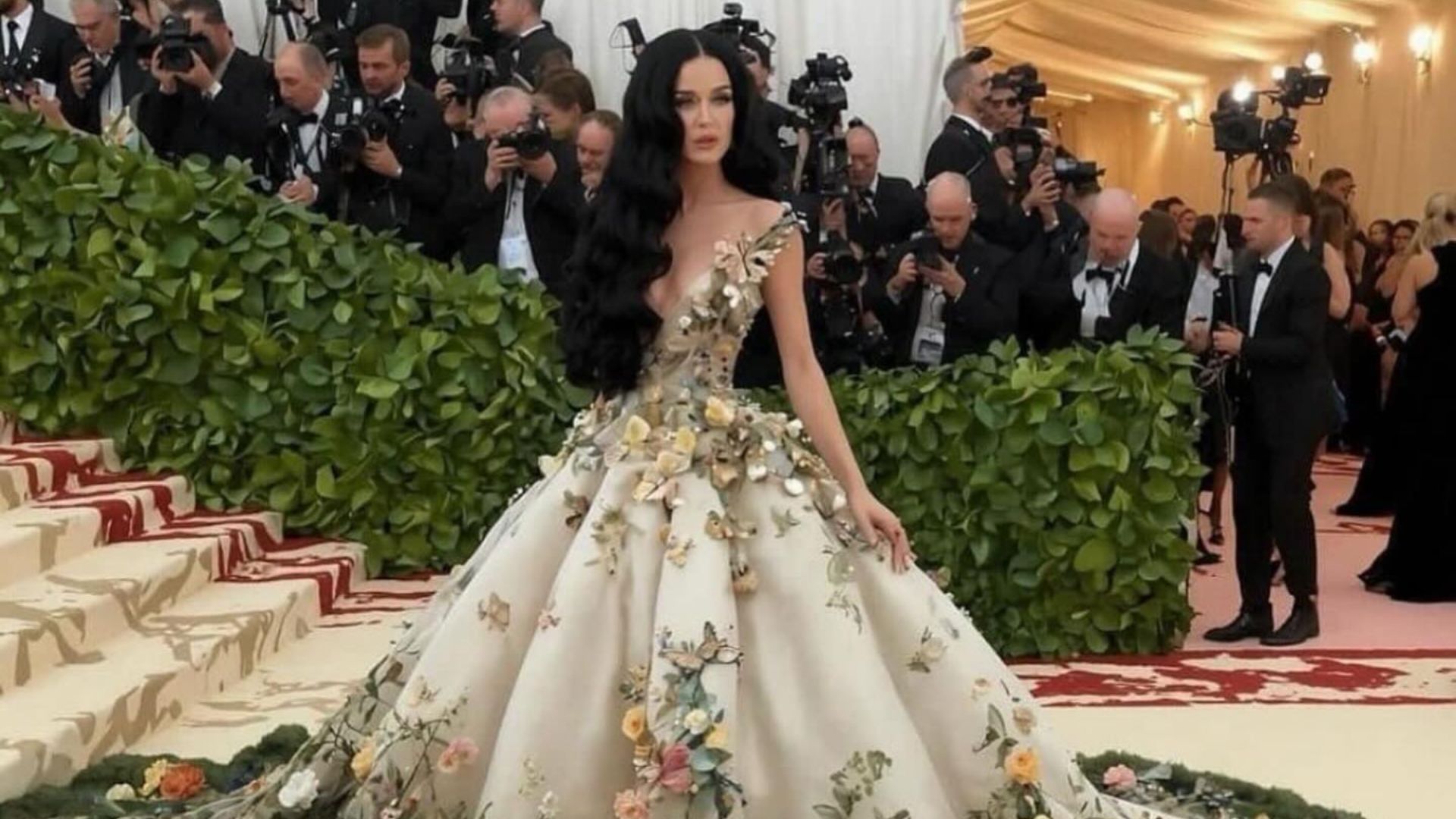 Οι ΑΙ εμφανίσεις της Katy Perry και της Rihanna στο Met Gala έγιναν viral – Μέχρι και η μητέρα της Perry μπερδεύτηκε