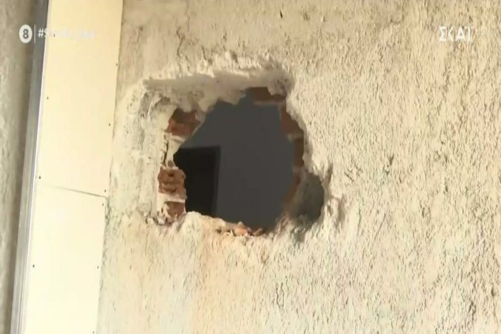 Ριφιφί στον Πειραιά: Άνοιξαν τρύπα και μπήκαν σε εταιρεία εμπορίας χρυσού