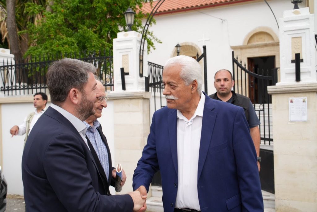 Ανδρουλακης: Περιοδεία με πολιτική και ποδόσφαιρο