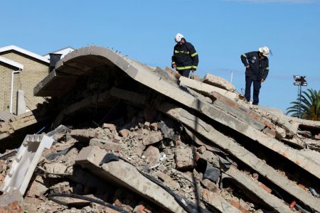 Νότια Αφρική: Βρέθηκε ζωντανός στα ερείπια μετά από 5 μέρες
