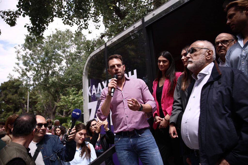 Κασσελάκης: Γιατί εκλιπαρεί ο Μητσοτάκης για την τήρηση της Συμφωνίας των Πρεσπών;