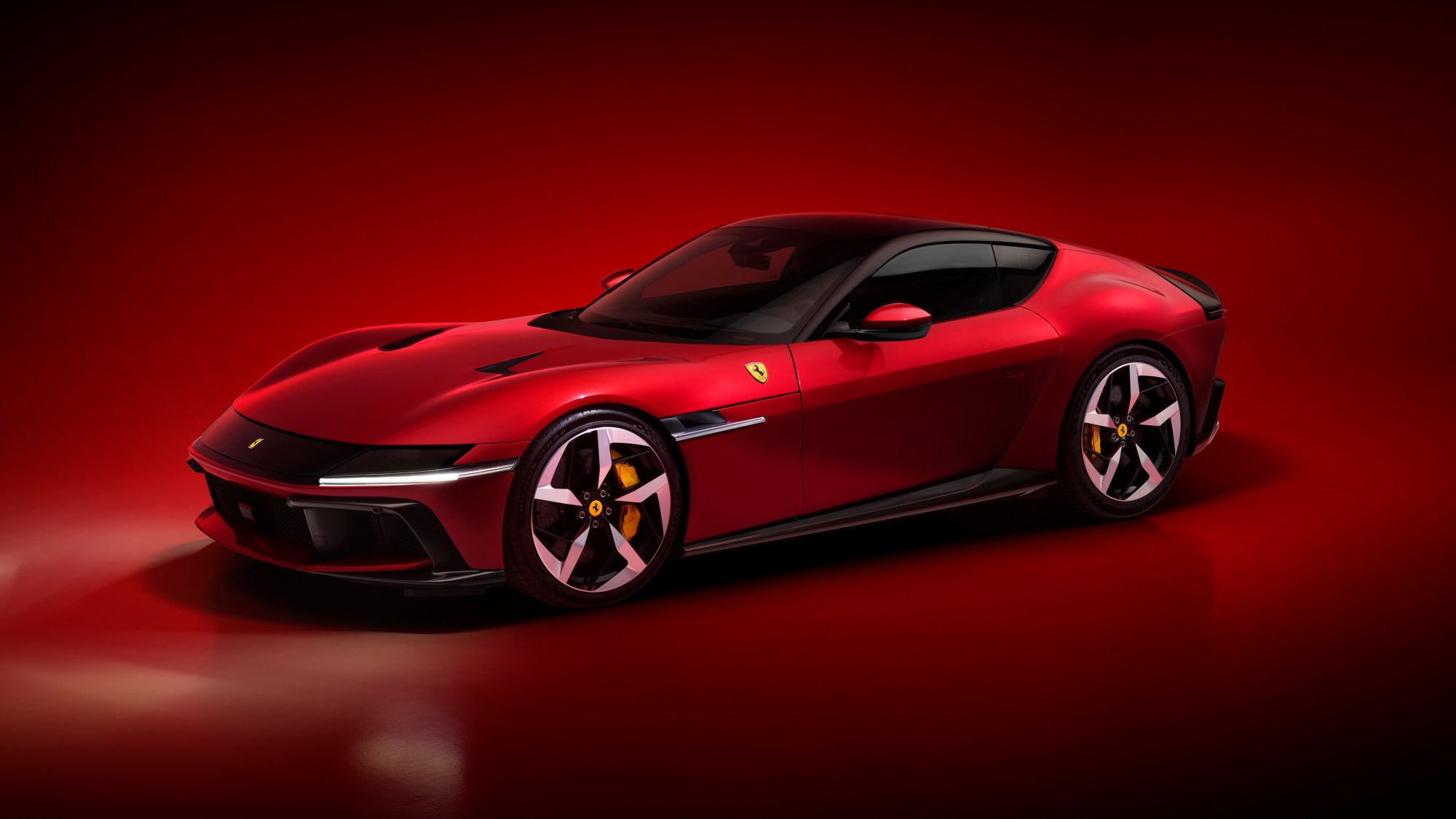 Η Ferrari κινείται κόντρα στο ρεύμα με την Dodici Cilindri
