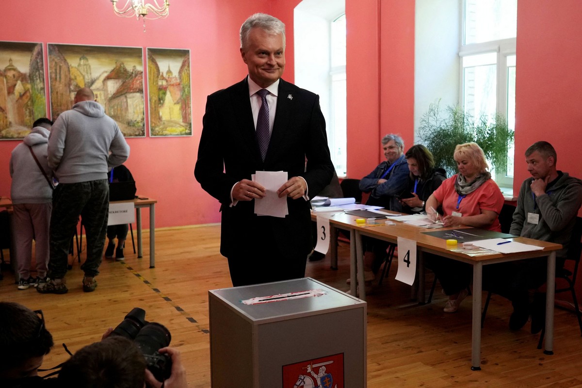 Λιθουανία: Προβάδισμα Ναουσέντα, στο δεύτερο γύρο με την Σιμονίτε