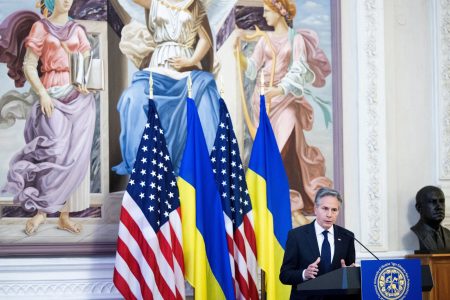Μπλίνκεν: Η Ρωσία «πρέπει να πληρώσει» για όσα κατέστρεψε στην Ουκρανία