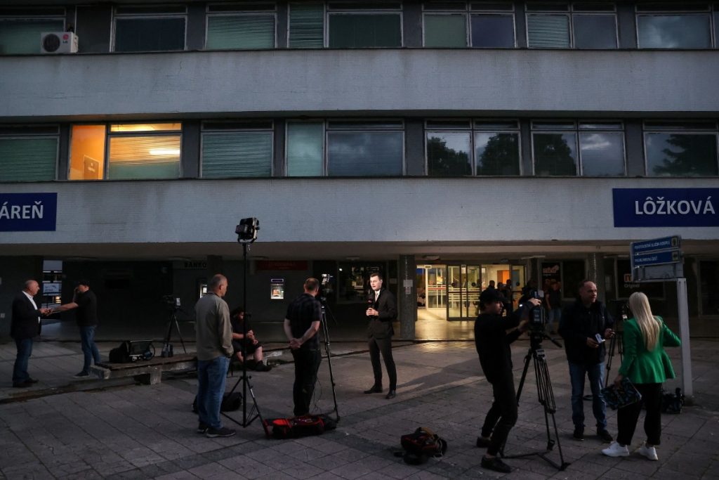 Σλοβακία: Μάχη για τη ζωή του δίνει ο Ρόμπερτ Φίτσο – Τι είπε ο δράστης