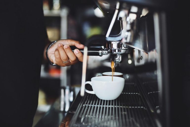 Είδος πολυτελείας ο καφές – Πόσο θα φτάσει η τιμή του