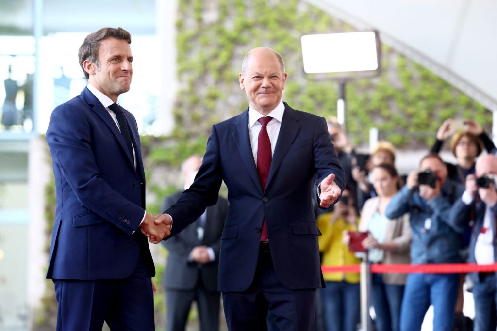 Γιατί ο γαλλογερμανικός άξονας γέρνει πλέον προς τη Γαλλία