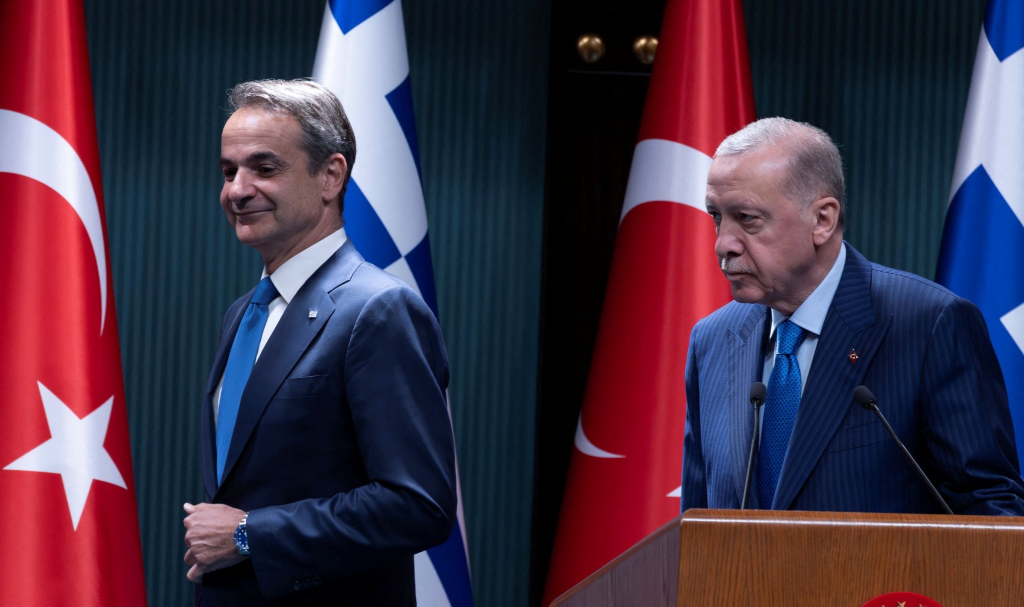 Ελληνοτουρκικά: Οι τρεις ανοιχτοί δίαυλοι επικοινωνίας