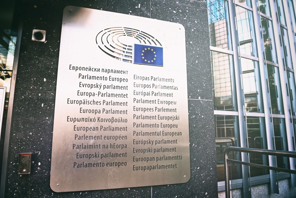 Αναζητείται συνεκτικό αντι-αφήγημα