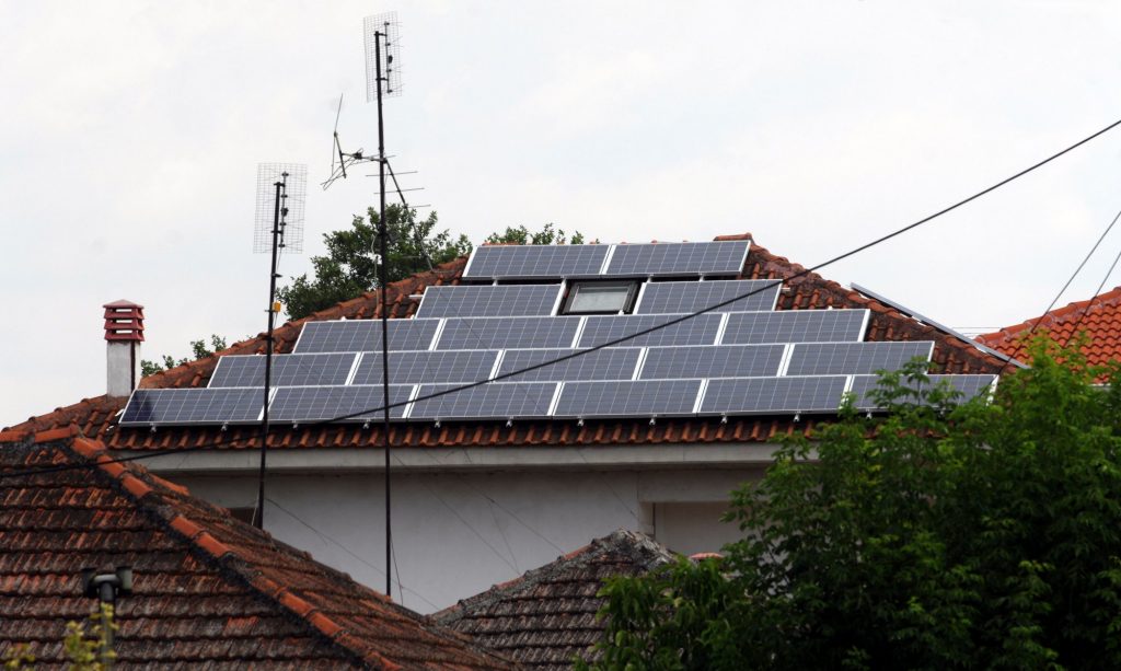 Φωτοβολταϊκά: Το net-metering, το net-billing και τα κενά στην αυτοπαραγωγή
