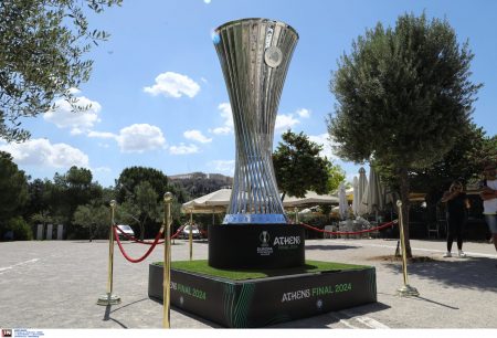 Δήμος Αθηναίων: Φεστιβάλ Φιλάθλων και ένα γιγάντιο Κύπελλο ύψους 2.5 μέτρων