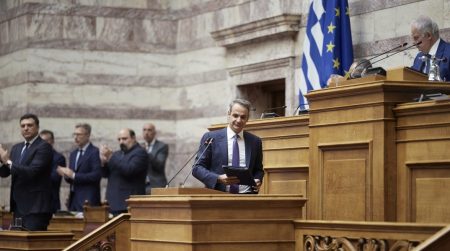 Βουλή: Πρόβα τζενεράλε πριν τις ευρωεκλογές – Μάχη για ακρίβεια, εθνικά, Τέμπη