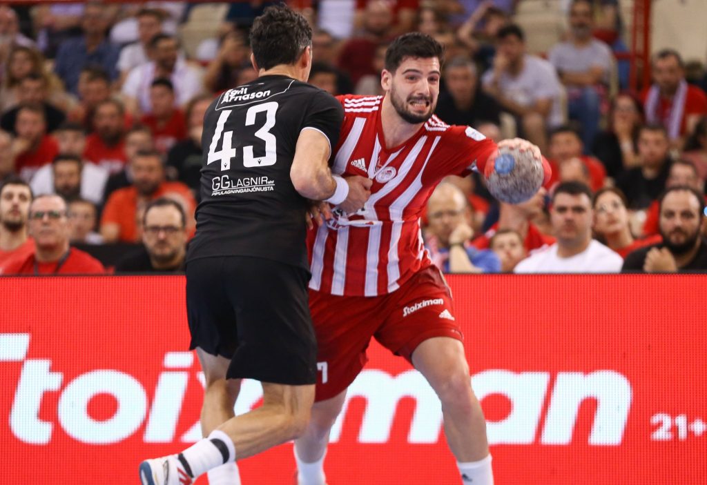 Ο Ολυμπιακός έχασε το ευρωπαϊκό στα πέναλτι, πιο τυχερή η Βαλούρ