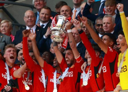 FA Cup: Κυπελλούχος Αγγλίας η Μάντσεστερ Γιουνάιτεντ, υπέταξε 2-1 τη Σίτι