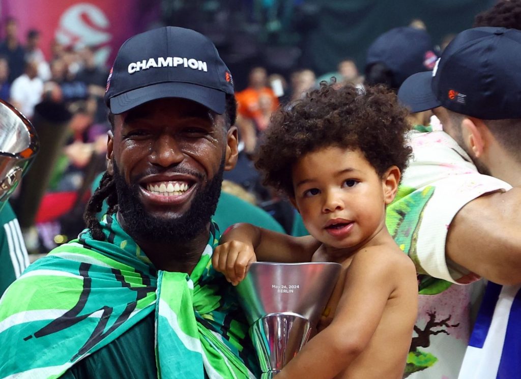 Παναθηναϊκός: Το σπαρακτικό κλάμα του Λεσόρ με το παιδί του