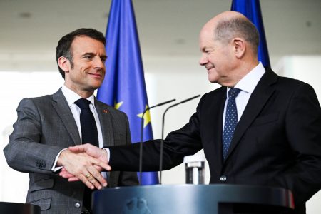 FT: Κοινό άρθρο Σολτς – Μακρόν για την ανάγκη μεταρρυθμίσεων στην ΕΕ