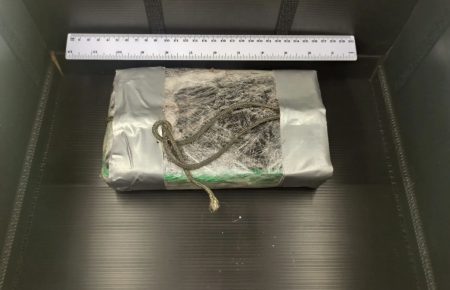 Πειραιάς: Εντοπίστηκαν 110 κιλά κοκαΐνη μέσα σε φορτίο με καλαμαράκια