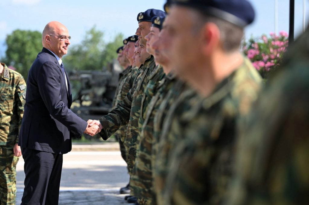 Νέες έκτακτες κρίσεις στις Ένοπλες Δυνάμεις ζήτησε ο Δένδιας