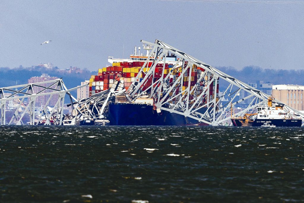 Μεγάλα καράβια, μεγάλες φουρτούνες