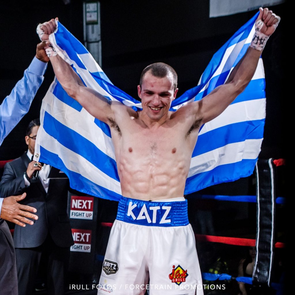Ανδρέας Κατζουράκης: Μεγάλη νίκη του Ελληνα πυγμάχου επί του Αμπντουκαχόροφ