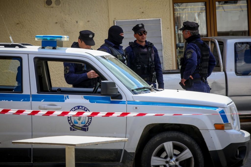 Αμφιλοχία: «Δεν με άφηνε να κοιμηθώ» – Είχε συλληφθεί στο παρελθόν ο πατροκτόνος