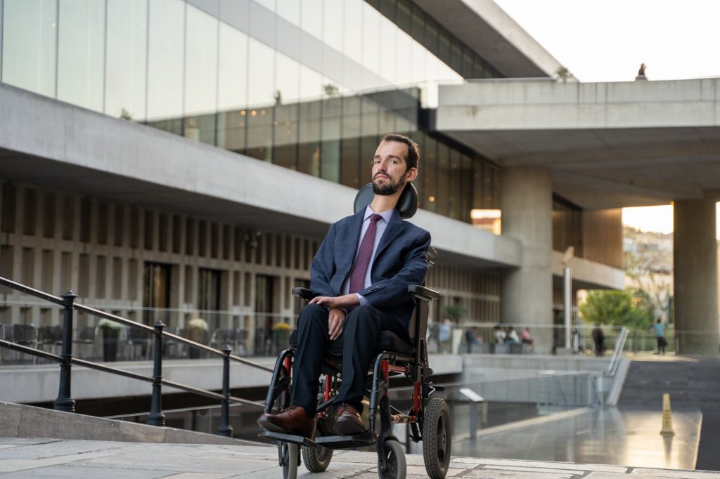 Κυμπουρόπουλος στο Βήμα: «Να μη γυρίσουμε πίσω στους μαθητευόμενους μάγους»