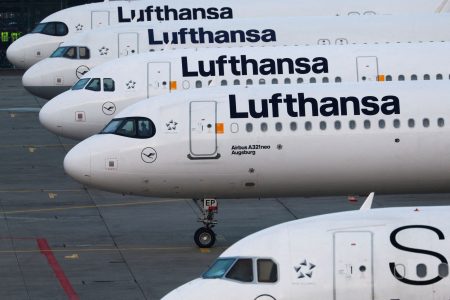 Lufthansa: Επιστροφή χρημάτων και πρόστιμο για ακυρώσεις πτήσεων λόγω covid