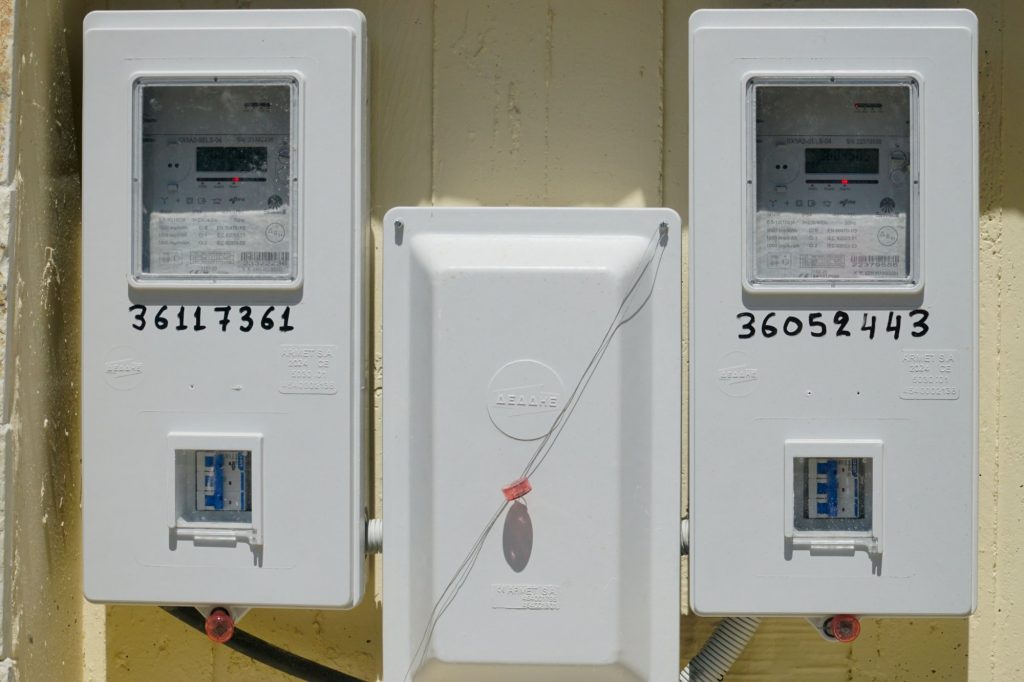 Σαφάρι ελέγχων ΔΕΔΔΗΕ για τις ρευματοκλοπές – Παραβάσεις ρεκόρ, τα πρόστιμα