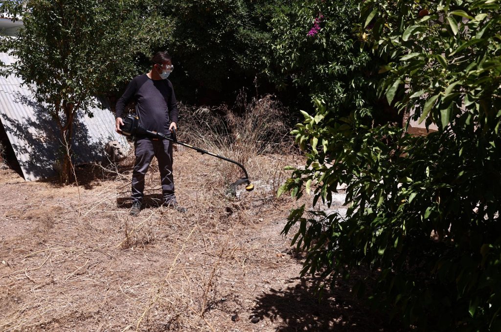 Ακαθάριστα οικόπεδα: Η επική αναδίπλωση για την πυροπροστασία