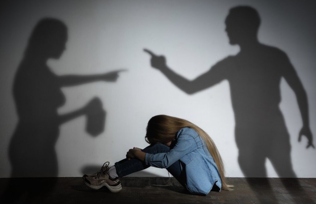 Καταγγελίες για σκηνοθετημένες ασέλγειες σε βάρος παιδιών