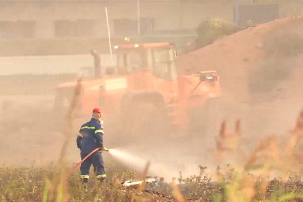 Φωτιά στην Ελευσίνα – Άμεση κινητοποίηση της πυροσβεστικής