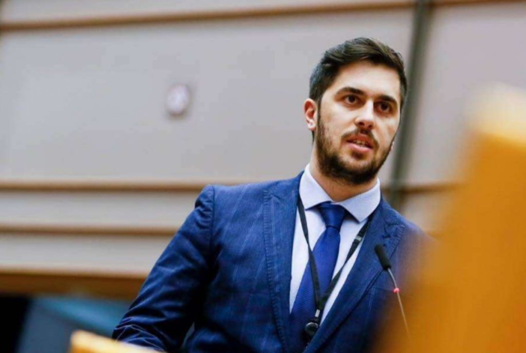 Ελληνική Λύση: Τα δύο εντελώς παράδοξα με Φράγκο και Γαλατώ Αλεξανδράκη