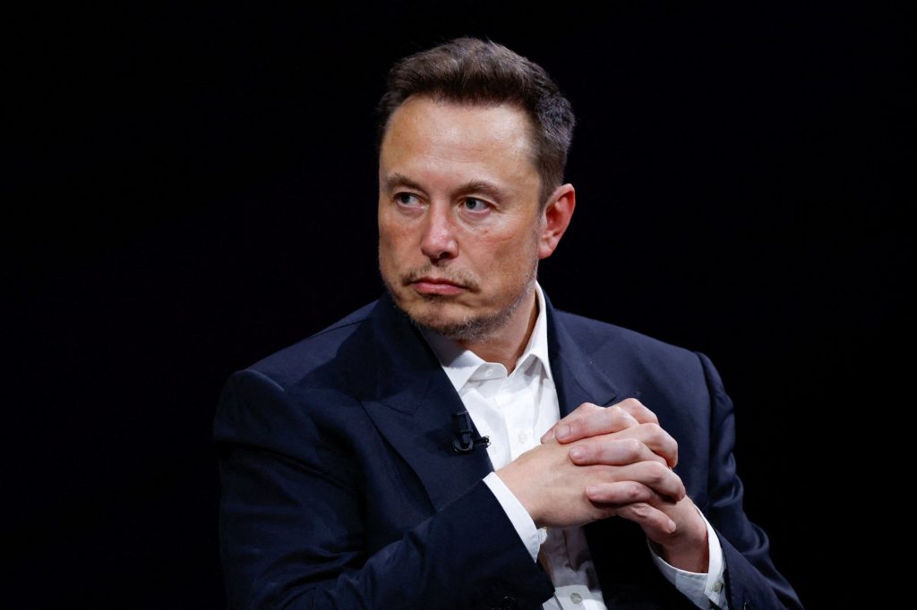 Έλον Μασκ: Οργή για τη συνεργασία της Apple με την OpenAI