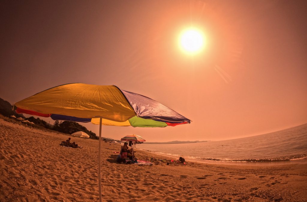 Οι καύσωνες στην Ελλάδα – Πώς αντιδρούσαμε τις περασμένες δεκαετίες