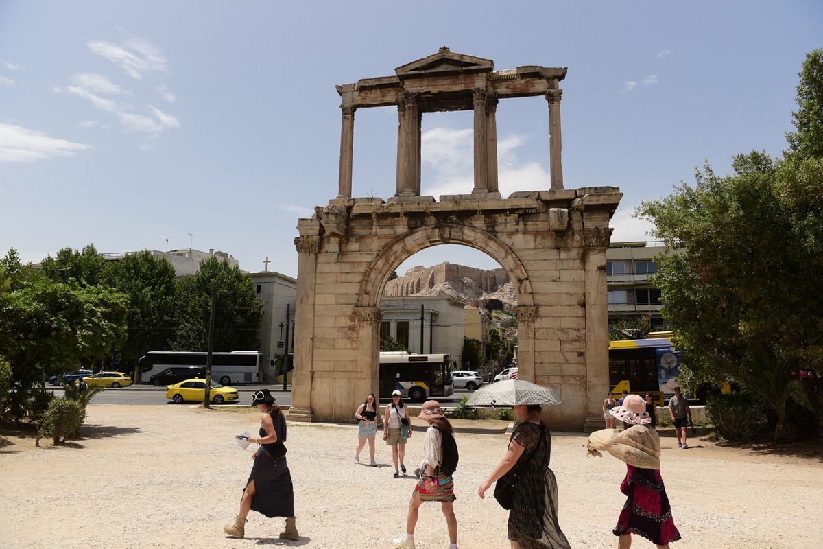 Καύσωνας: Οι οκτώ περιοχές που ο υδράργυρος «χτύπησε» κόκκινο