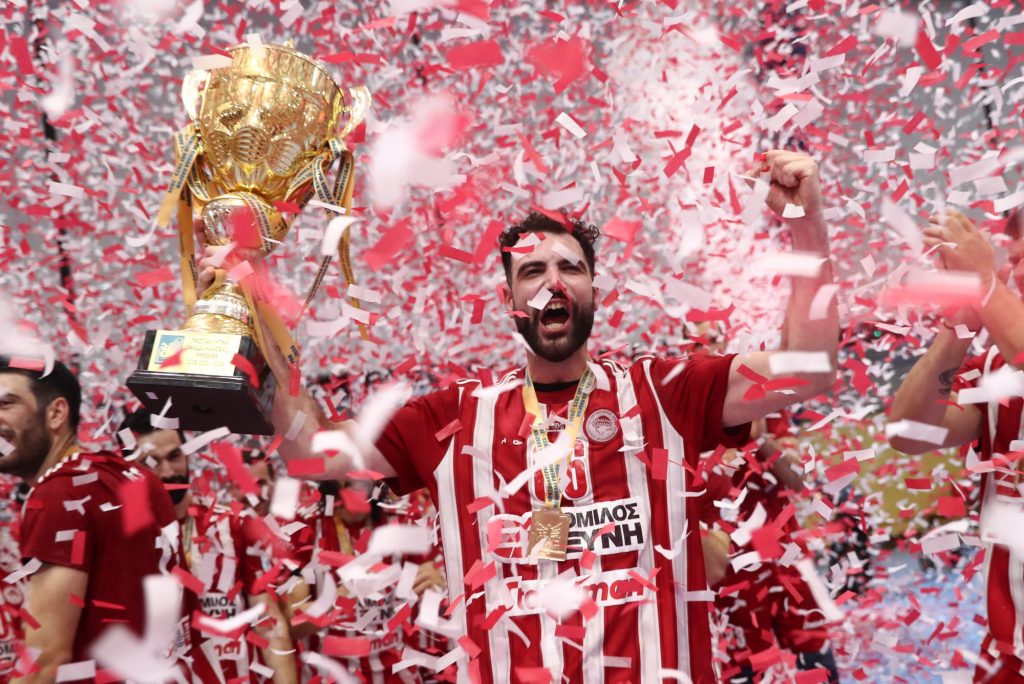 Oλυμπιακός – ΑΕΚ 33-29: «Ερυθρόλευκο» ξανά το πρωτάθλημα χάντμπολ