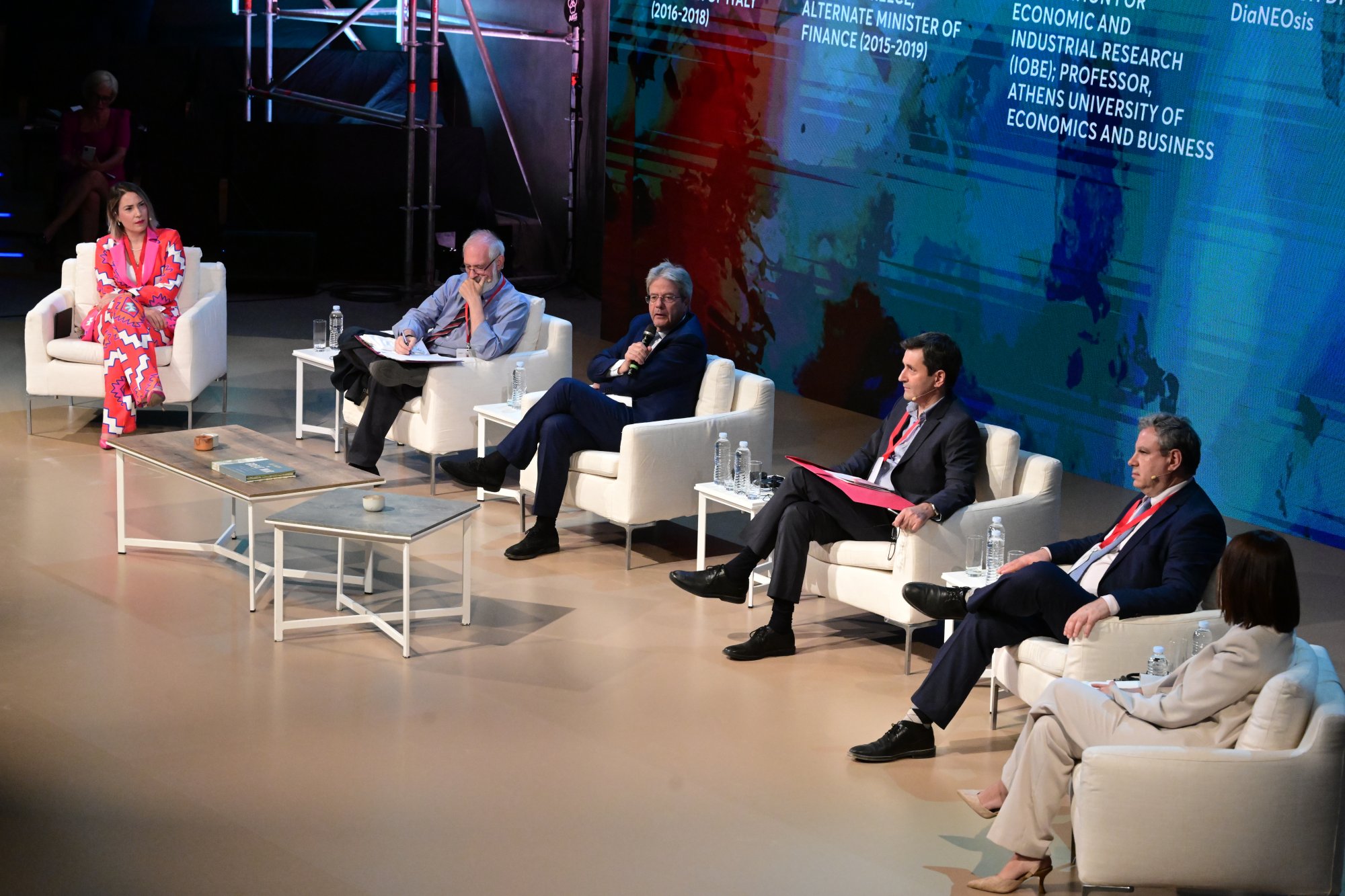 Live η Διεθνής Διάσκεψη για την Ειρήνη και τη Βιώσιμη Ανάπτυξη του Ινστιτούτου Τσίπρα Live η Διεθνής Διάσκεψη για την Ειρήνη και τη Βιώσιμη Ανάπτυξη του Ινστιτούτου Τσίπρα